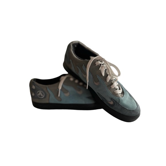 Vintage 90s AIRWALK Scorch Blue Flame Singe Skateboard Sneaker Sz 9 - Picture 2 of 13